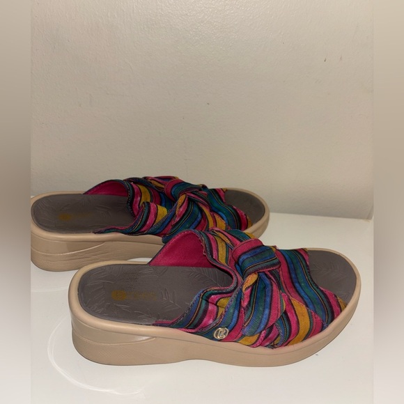 Bzees Multicolor Striped Women's Sandals - Picture 1 of 8